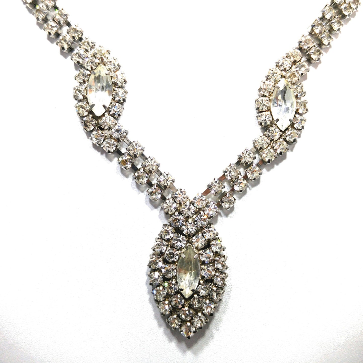 Mid-Century Clear Rhinestone Oval Pendant Necklace, Wedding Necklace, 1950s Vintage Jewelry