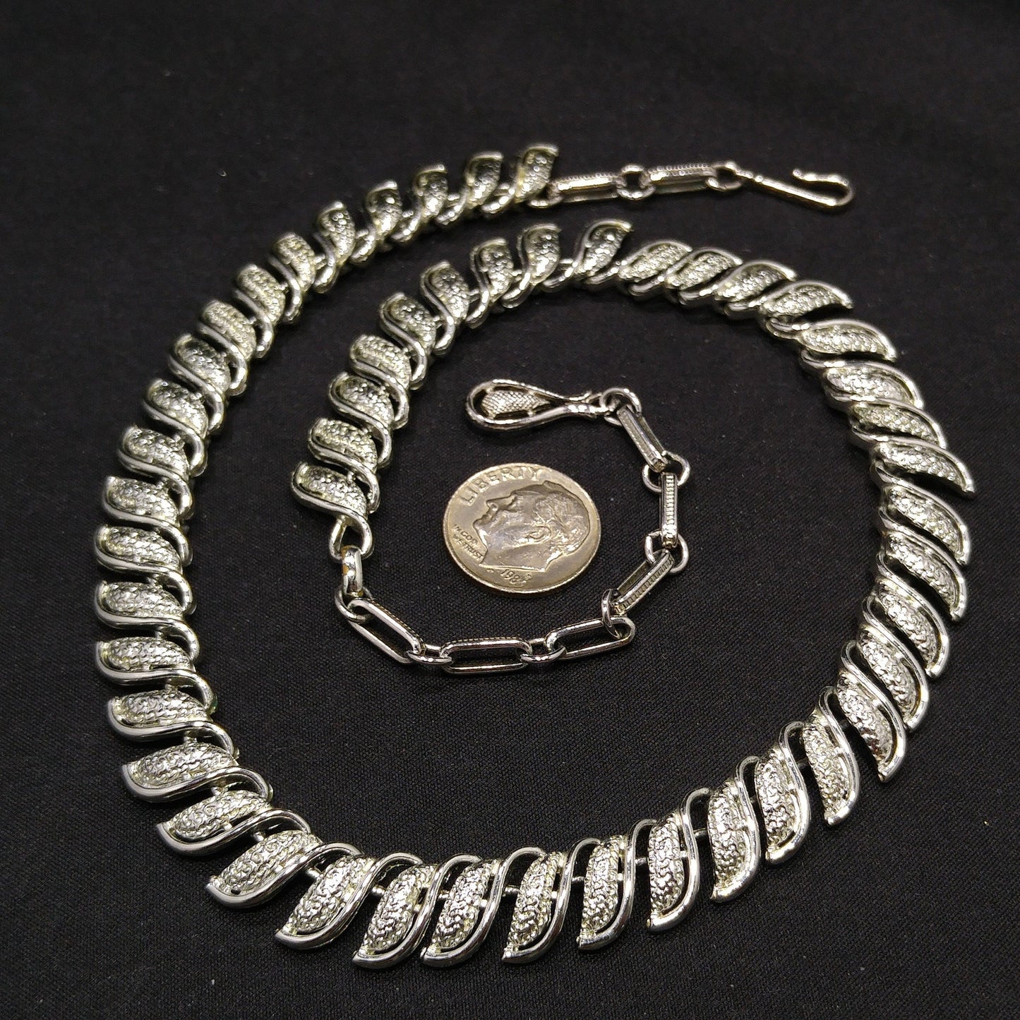 Coro Leaf Choker Necklace, Mid-Century Modern, Rhodium Plated, 1950s Vintage Jewelry