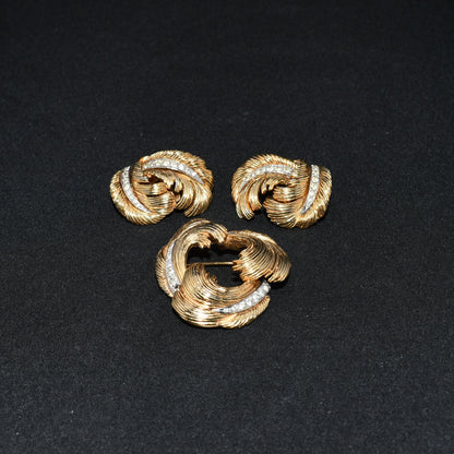 Boucher #6649 Rhinestone Brooch Earrings Set, Clear Rhinestones, Gold Plated, 1950s Vintage Jewelry