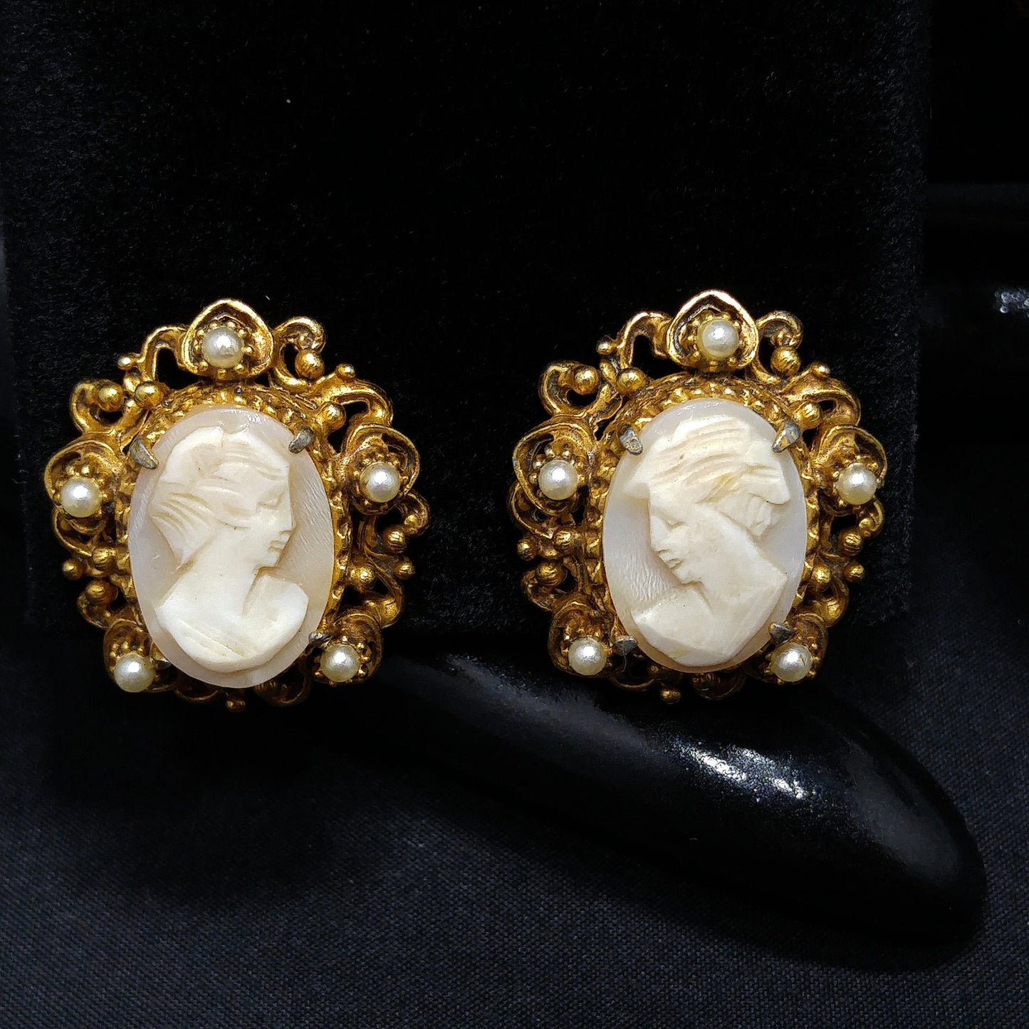 Florenza Cameo Clip Earrings, Hand-carved Shell, Gold Plated, 1950s Vintage Jewelry