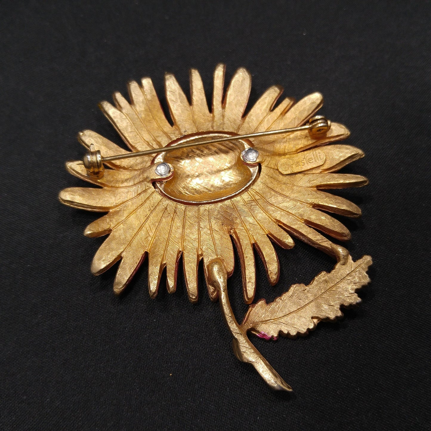 Pastelli Pink Gold Enamel Daisy Brooch, Royal of Pittsburgh, 1960s Vintage Jewelry