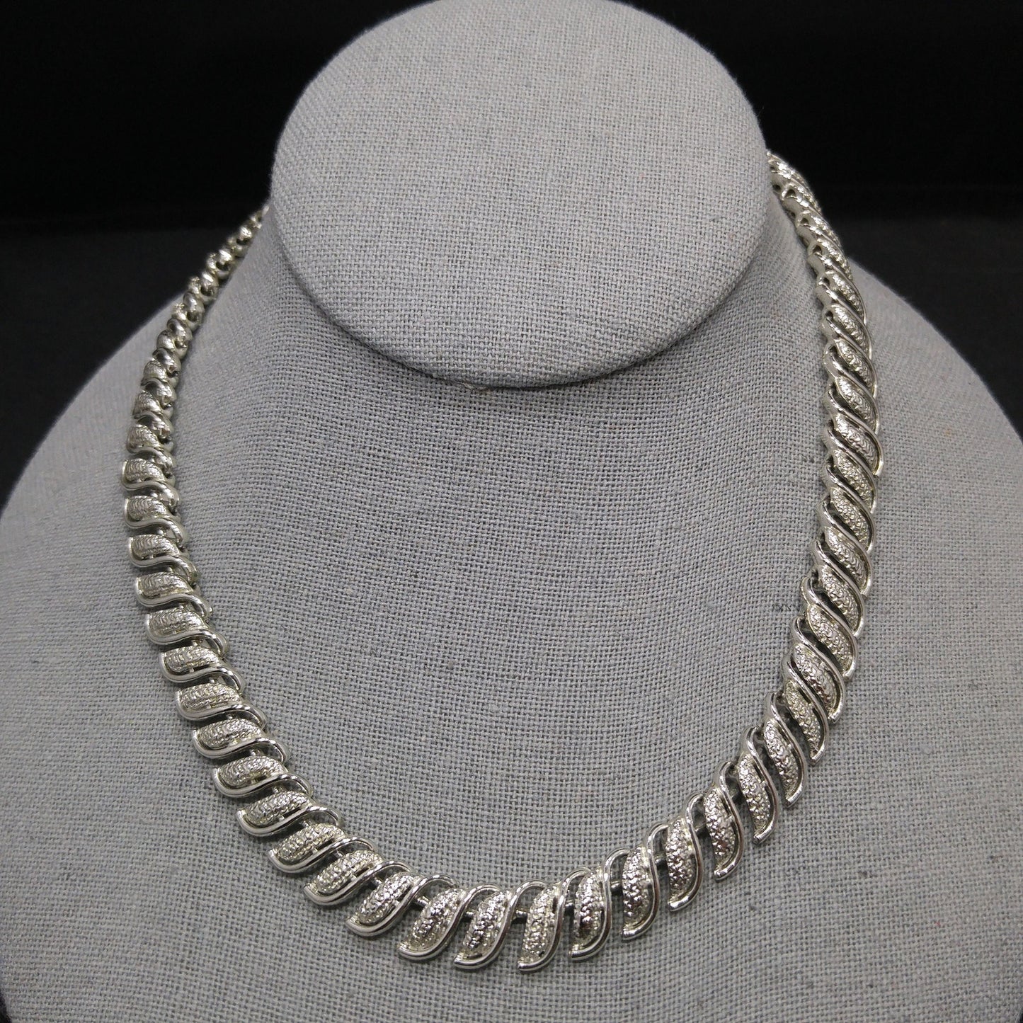 Coro Leaf Choker Necklace, Mid-Century Modern, Rhodium Plated, 1950s Vintage Jewelry