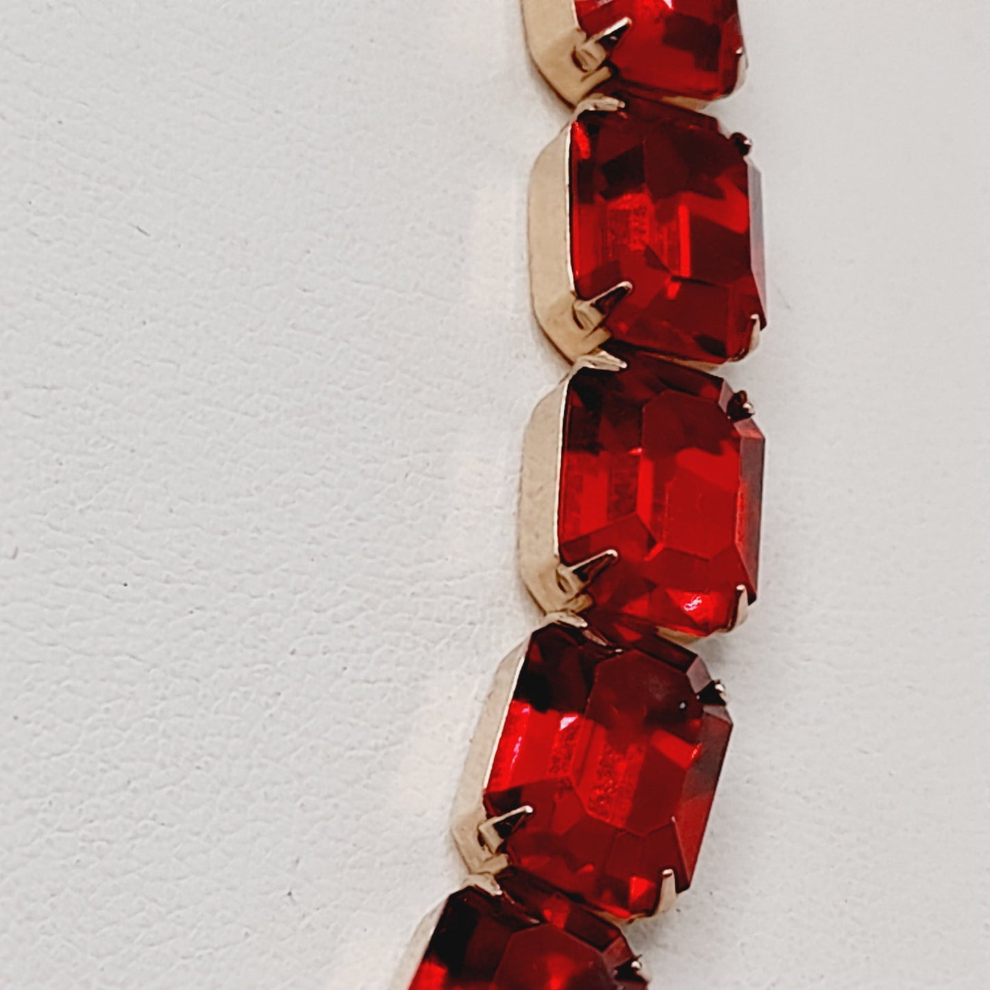 WEISS Vintage Red Rhinestone Choker Necklace – Gold Plated Holiday Statement Jewelry