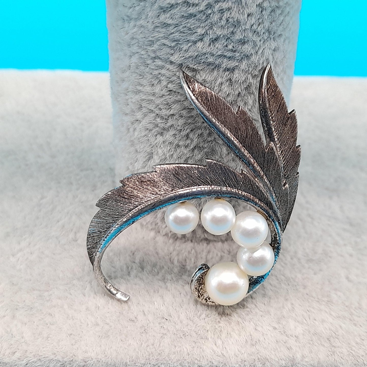 Vintage Mikimoto Akoya Sterling Pearl Brooch, Leaves Accents, 1950s Vintage Jewelry