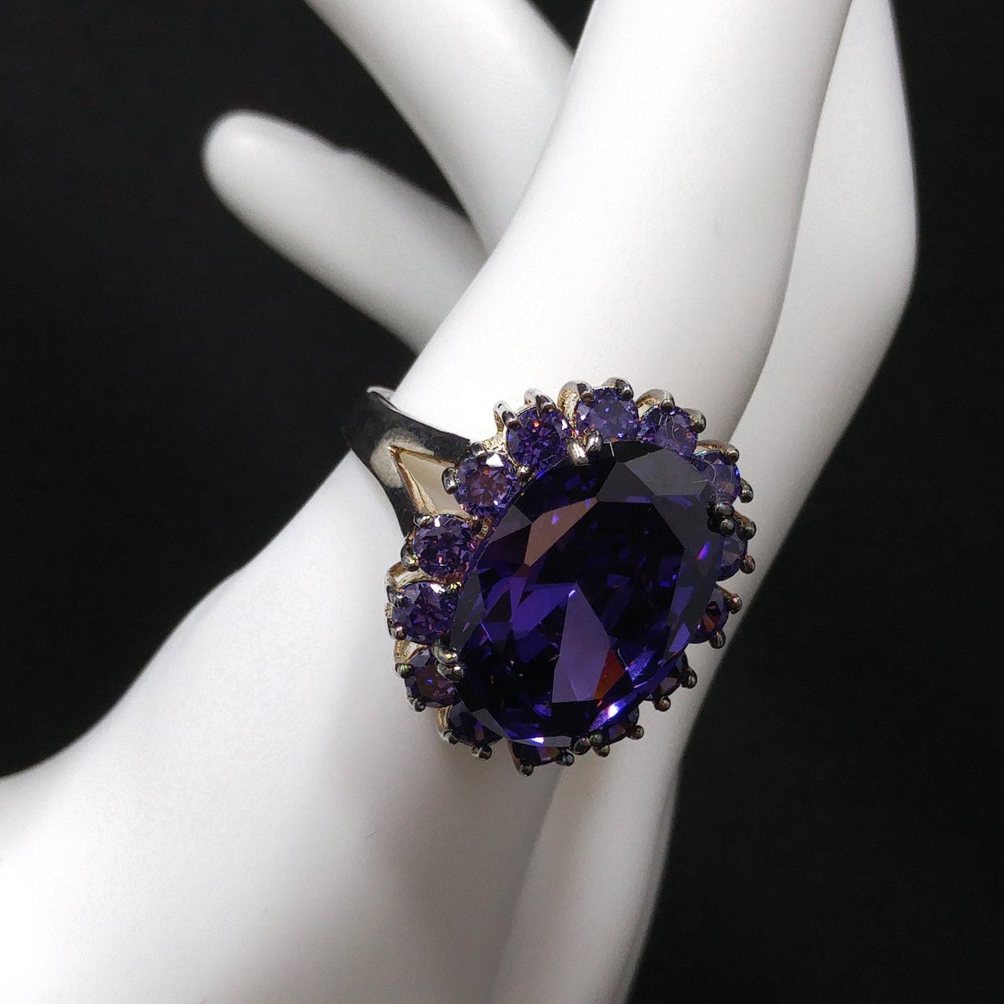 Vintage Sterling Silver Purple CZ Oval Cocktail Ring Size 9 1990s Statement