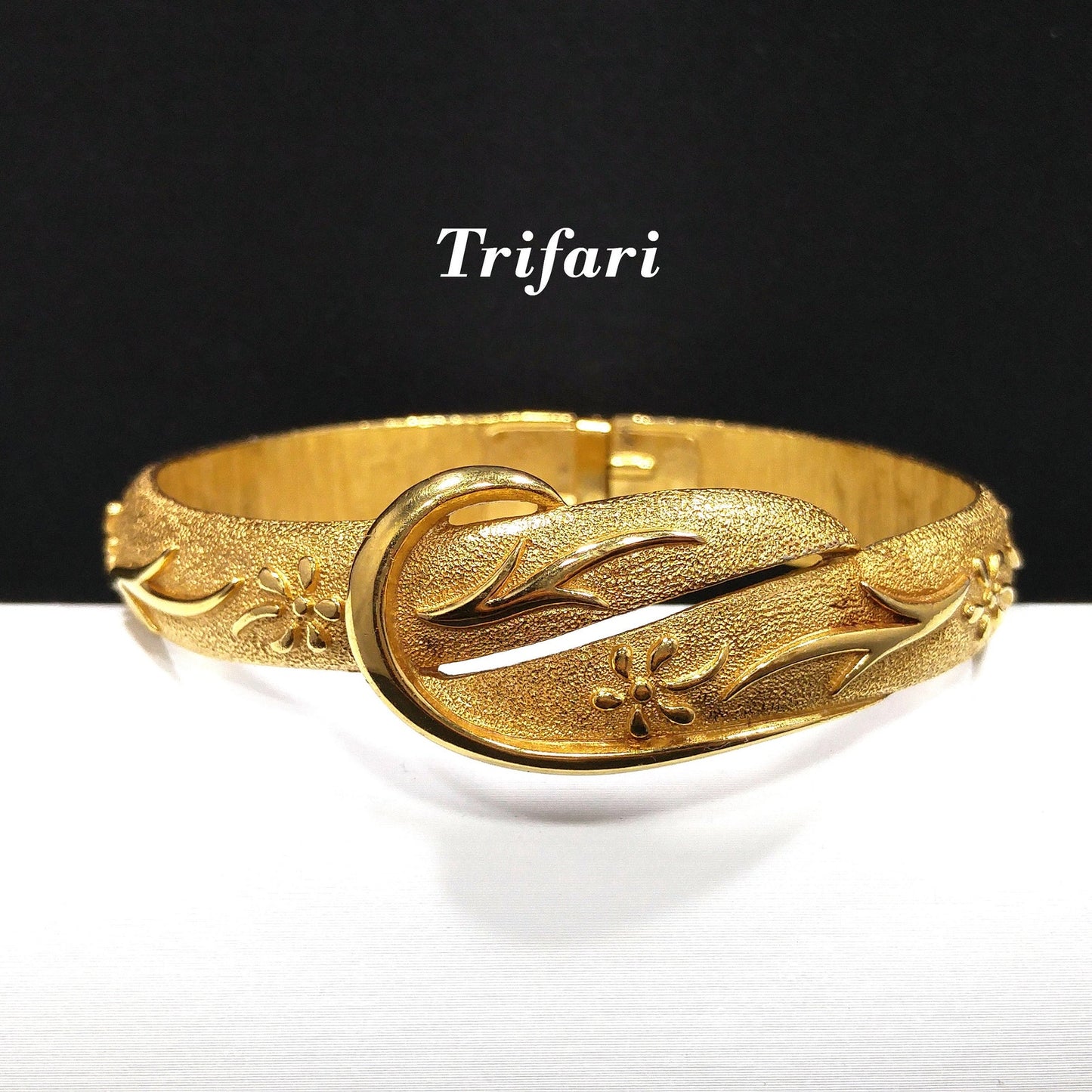 Crown Trifari Floral Hinged Bracelet, Gold Plated, 1950s Vintage Jewelry