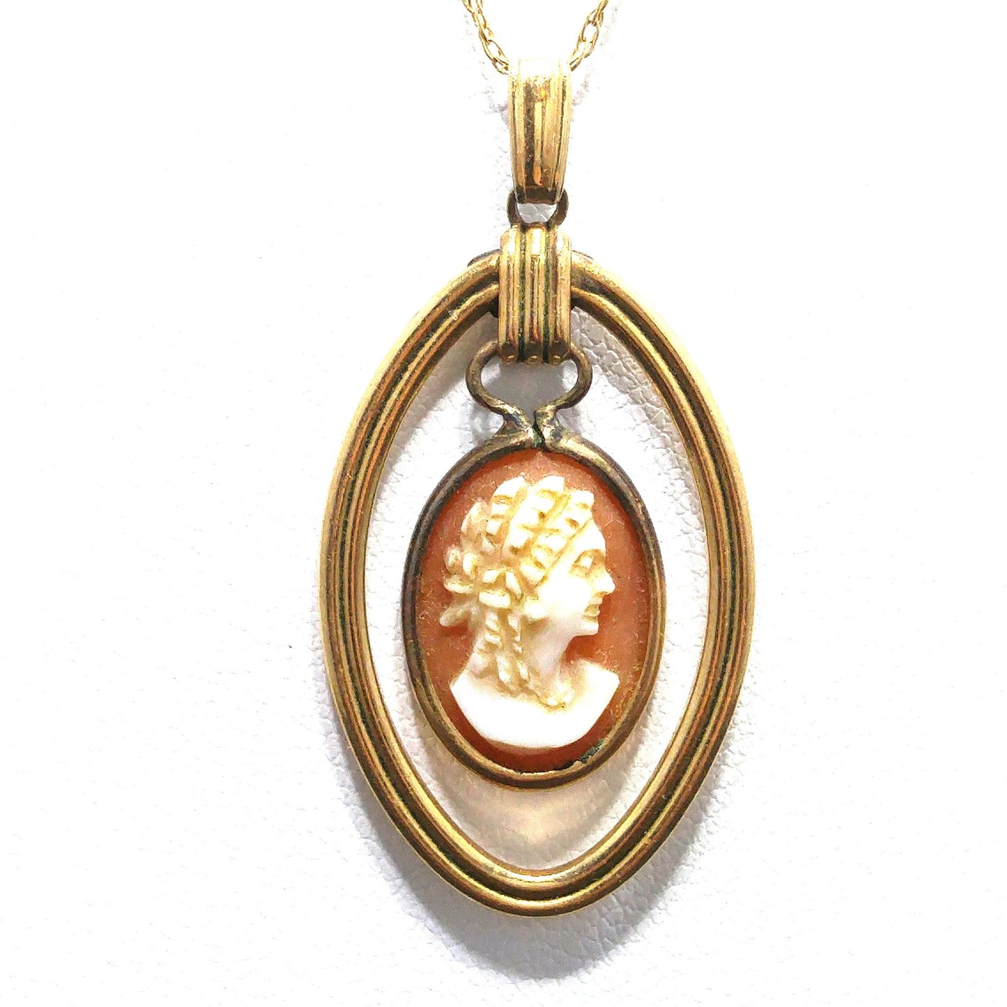 Van Dell Hand-Carved Shell Cameo Necklace – 14K Gold Chain, 1940s Vintage