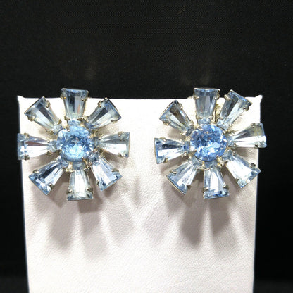 Vintage 1950s Weiss Light Blue Rhinestone Clip Earrings Rhodium Floral Design