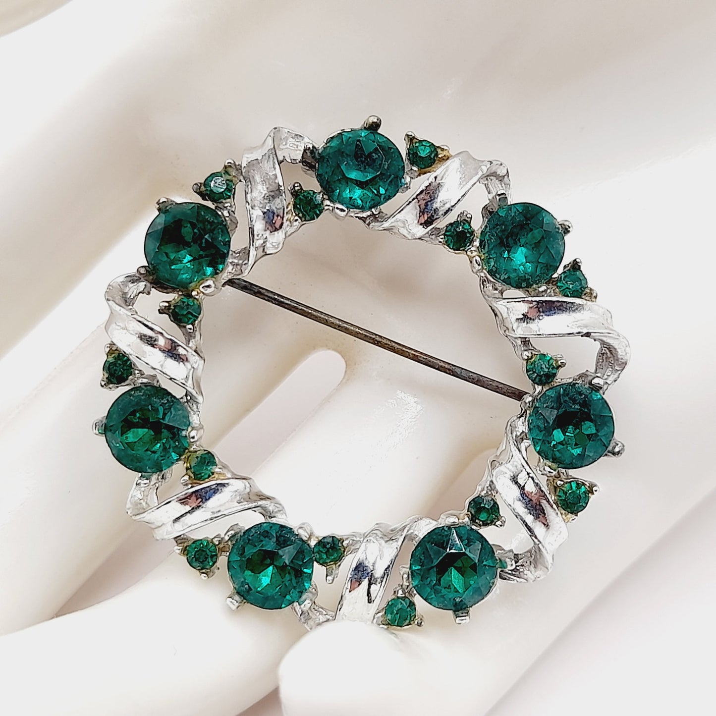 Vintage Emerald Green Wreath Brooch, Rhodium Plated 1.5 Inch Holiday Pin