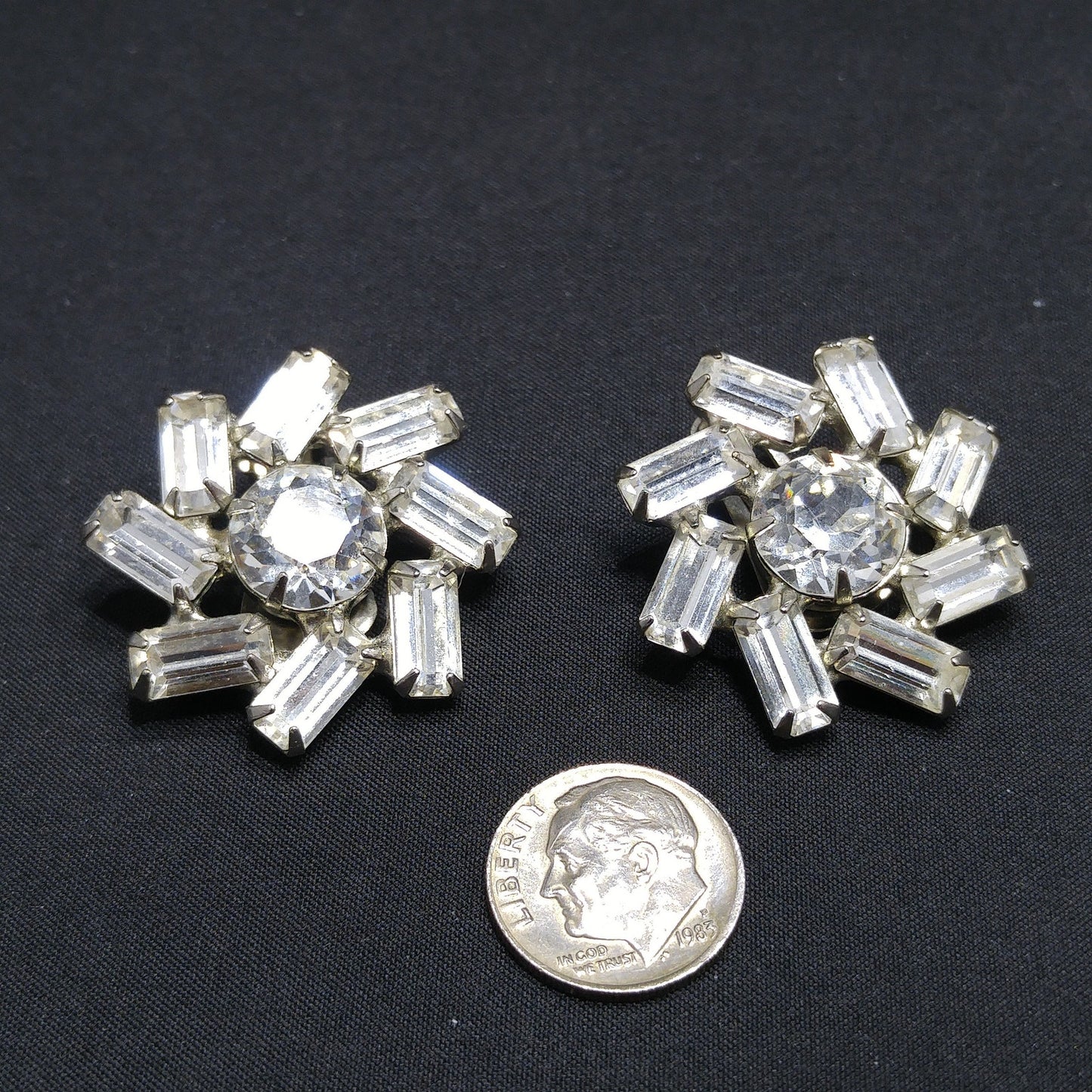 Vintage 1950s Weiss Clear Rhinestone Clip Earrings Baguette Floral Wedding