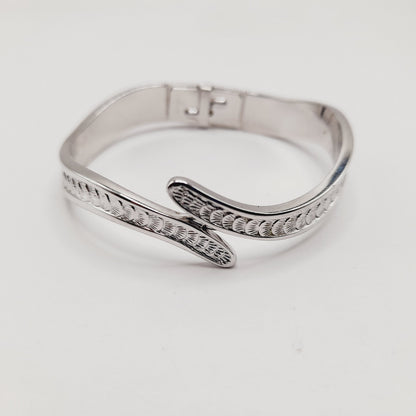 Vintage Monet Rhodium Plated Hinged Bracelet Textured Design 6 Inch