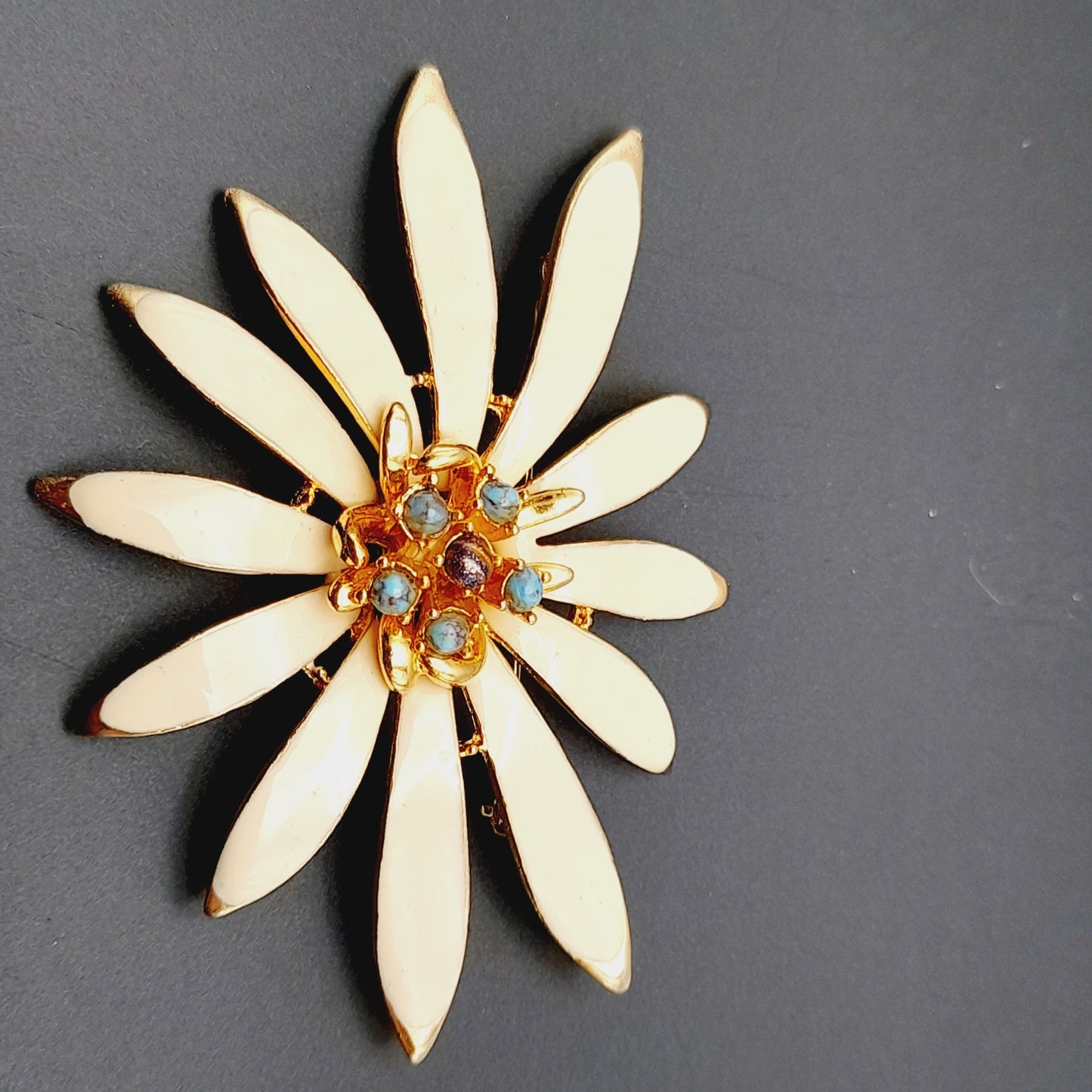 Vintage Large Cream Enamel Gold Plated Daisy Flower Brooch