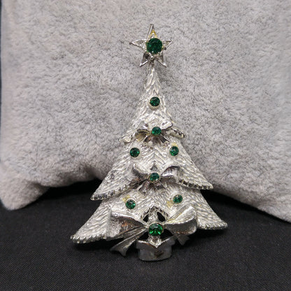 Vintage Christmas Tree Brooch – 1960s Silver Tone Holiday Pin with Emerald Green Rhinestones, 2 1/4 Inch