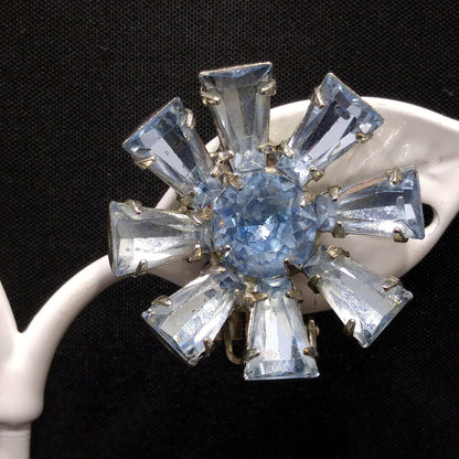 Vintage 1950s Weiss Light Blue Rhinestone Clip Earrings Rhodium Floral Design