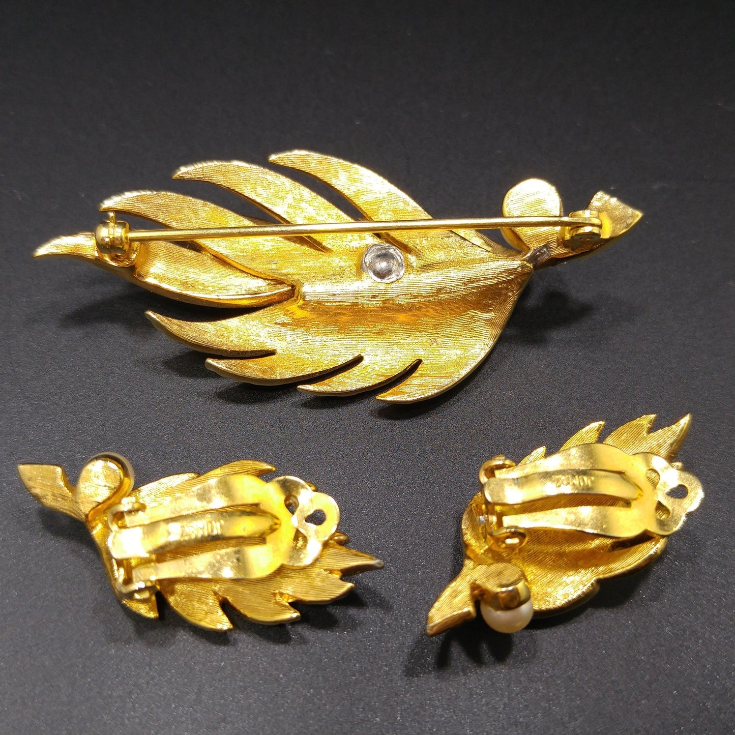 Jomaz Leaf Brooch Earrings Set 1940s 50s Gold Pave Rhinestones Pearl Vintage