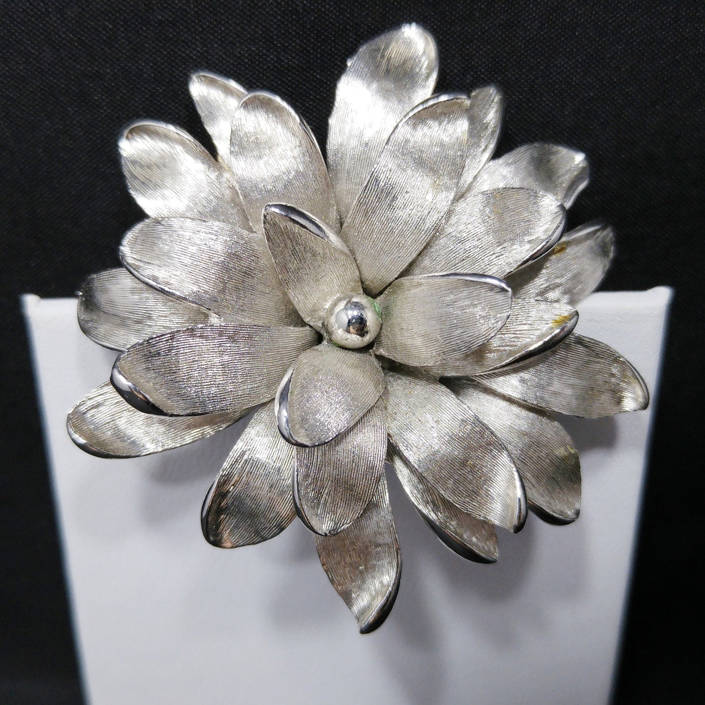 Boucher Floral Brooch, Number 8919P, Rhodium Plated, 1960s Vintage Jewelry