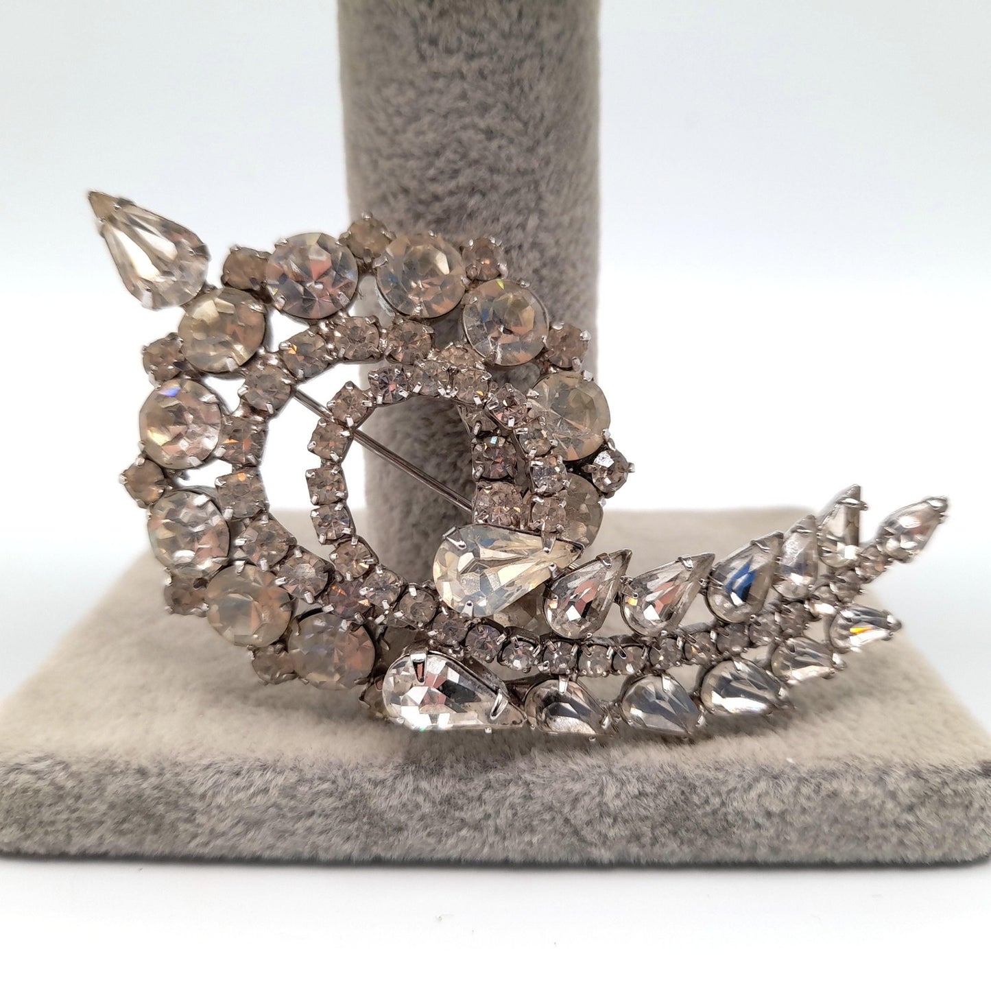 Mid-Century Clear Floral Spray Brooch, Rhodium Plated, Wedding Brooch, 1960s Vintage Jewelry