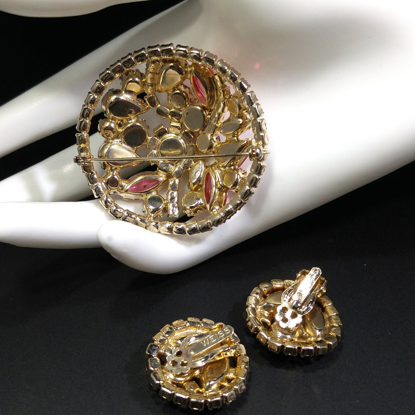 Weiss Pink Rhinestone Brooch & Clip Earrings Set Gold Tone Vintage 1960s