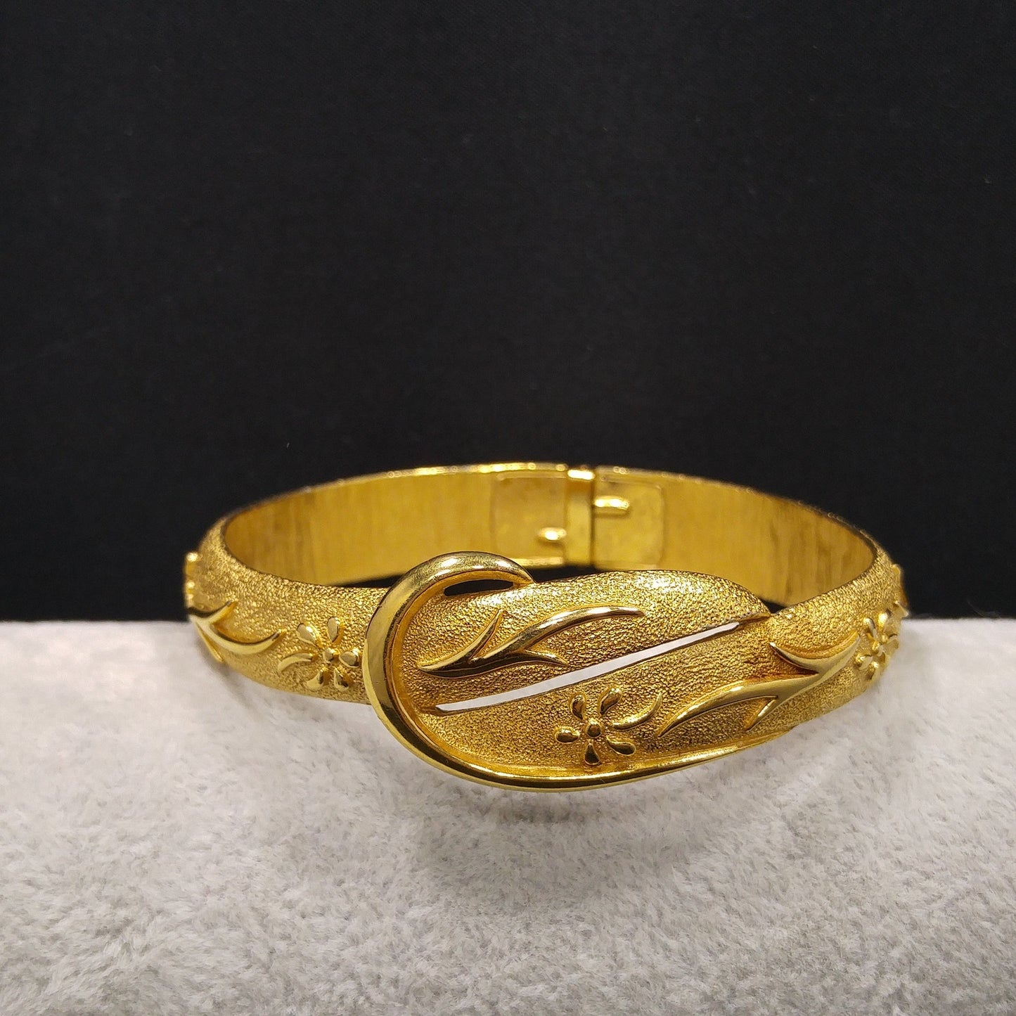 Crown Trifari Floral Hinged Bracelet, Gold Plated, 1950s Vintage Jewelry