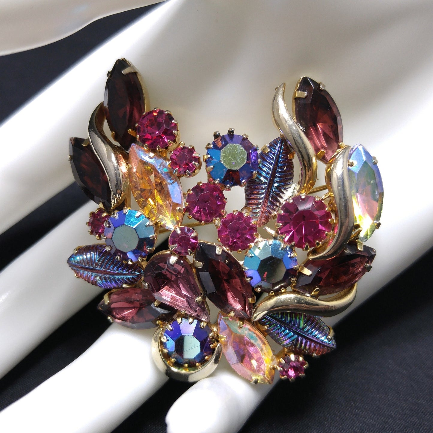 Designer Art Glass Rhinestone Brooch, Carnival Glass, Gold Plated, 1950s Vintage Jewelry