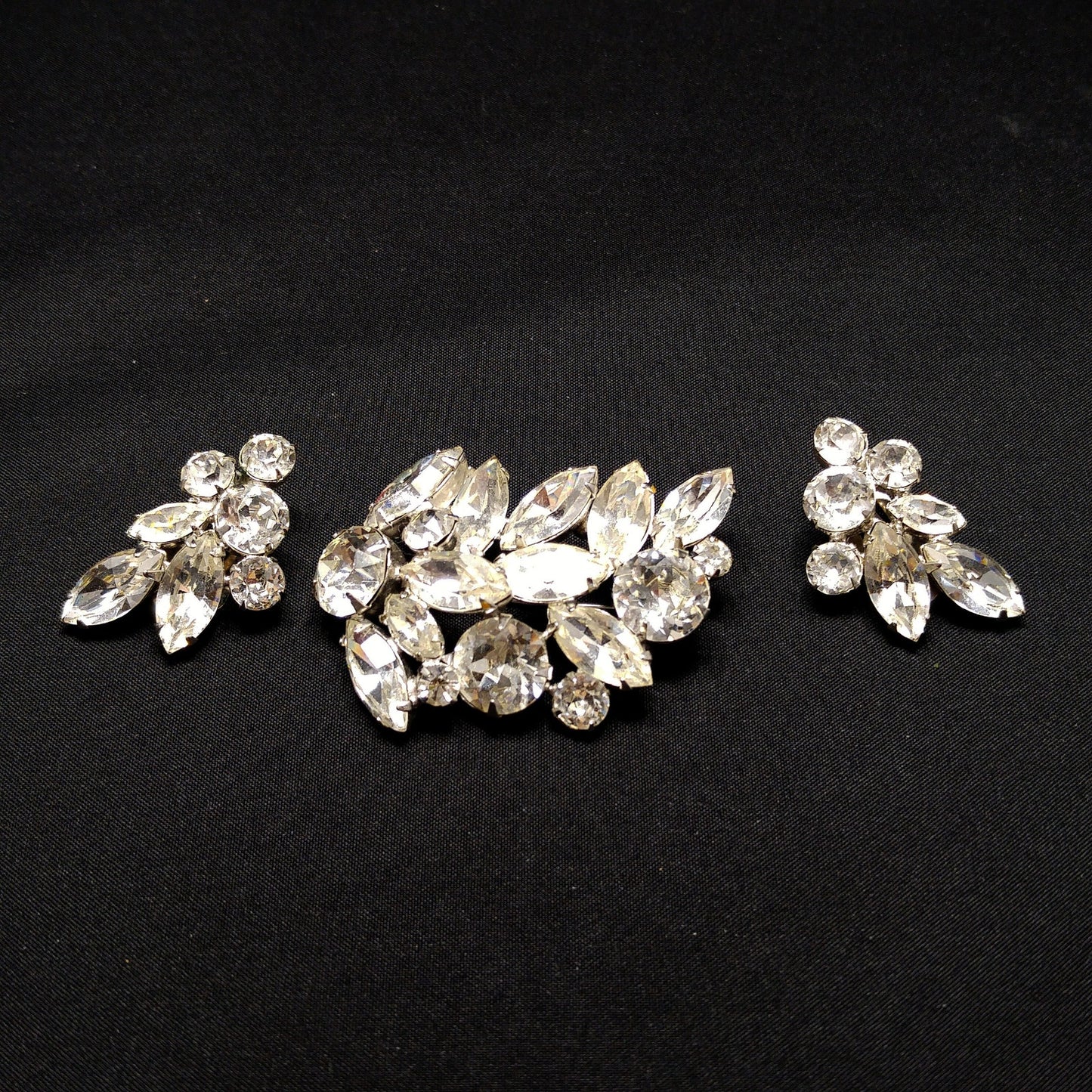 Regency Clear Rhinestone Brooch & Earrings, Rhodium Plated, 1950s Vintage Jewelry