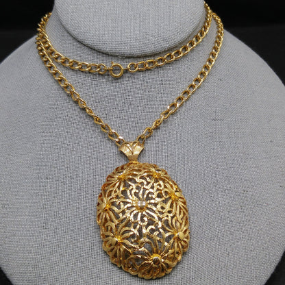 Monet Floral Filigree Pendant Necklace, Gold Plated, 1970s Vintage Jewelry