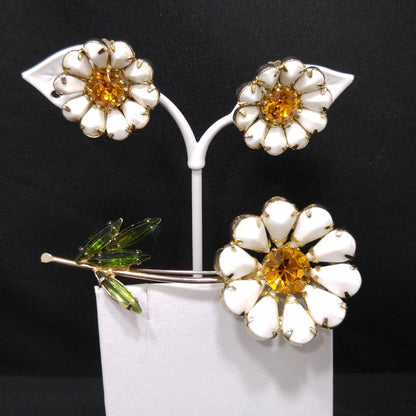 Weiss White Daisy Brooch and Earrings Set – 1950s Milk Glass & Amber Rhinestones