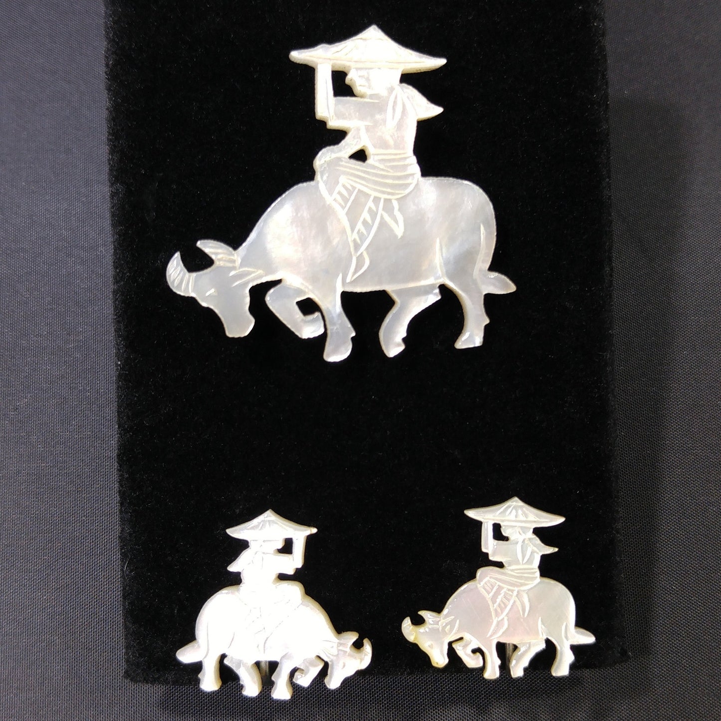 Vintage Carved Mother of Pearl Brooch & Earrings, Asian Design, 1940s