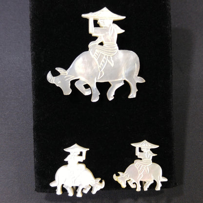 Vintage Carved Mother of Pearl Brooch & Earrings, Asian Design, 1940s