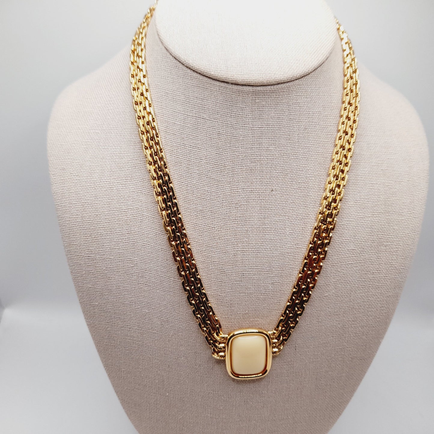 Vintage Monet Cream Cabochon Necklace Gold Plated 18 Inch Signed Pendant