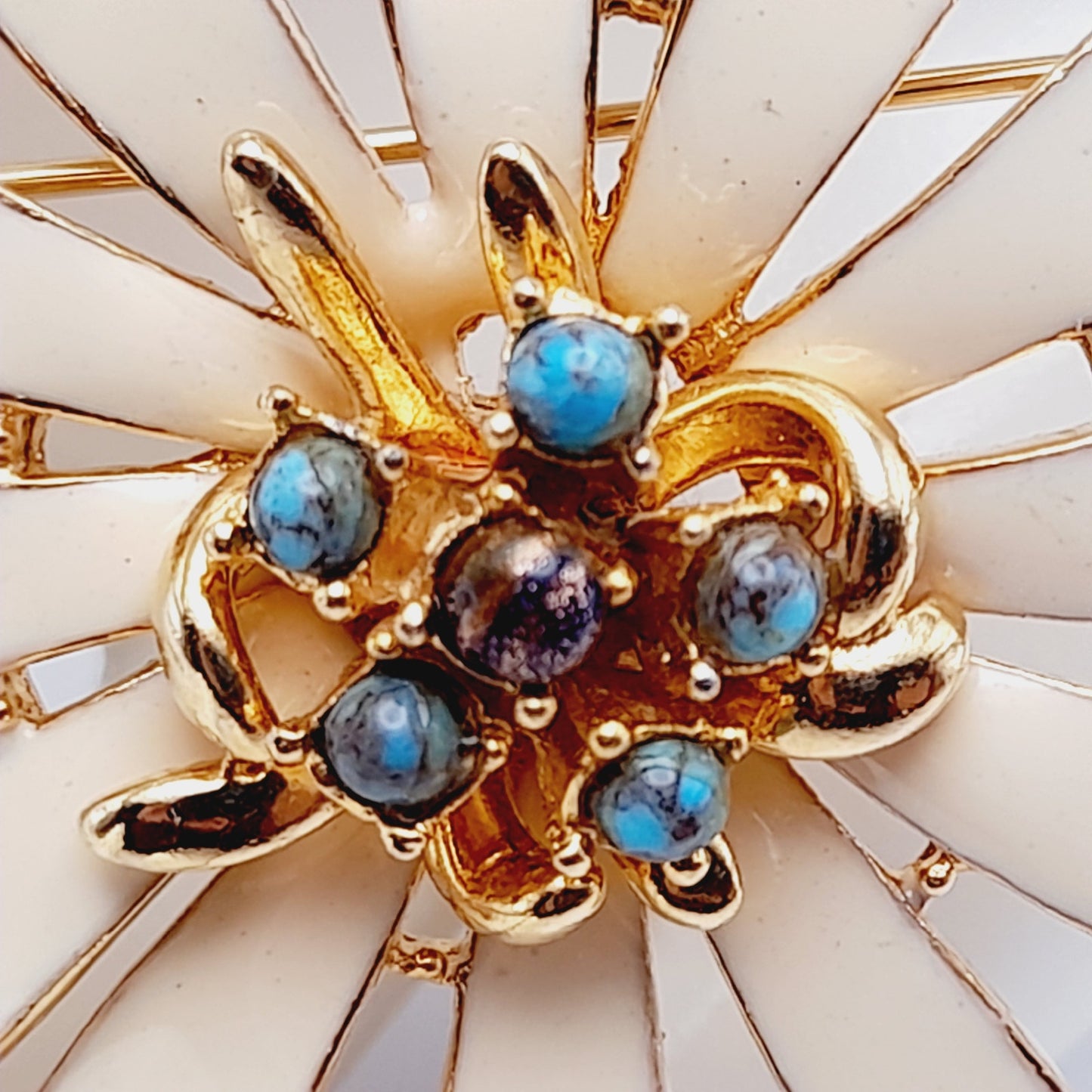 Vintage Large Cream Enamel Gold Plated Daisy Flower Brooch