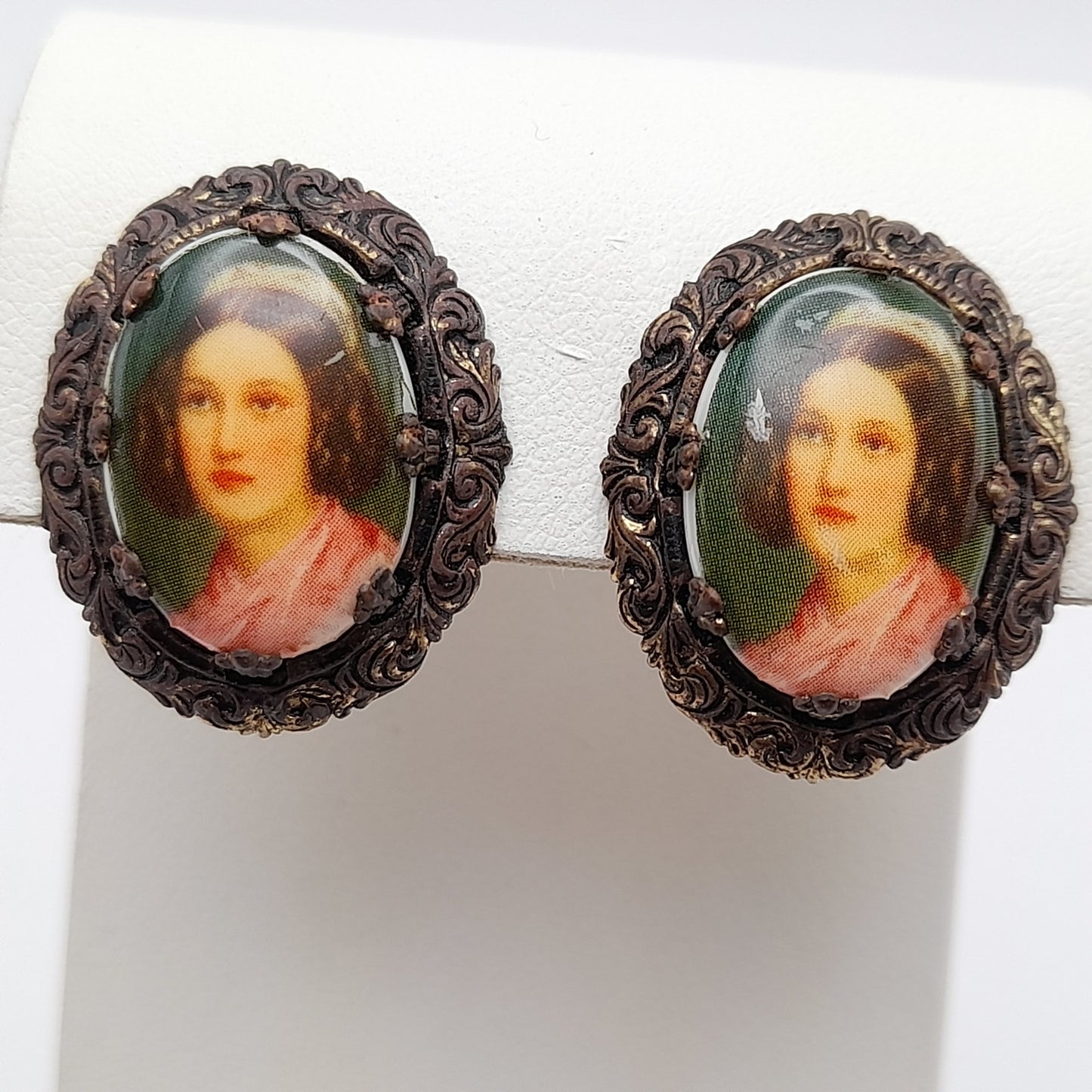 Vintage 1950s Western Germany Porcelain Cameo Brooch Earrings Set Gold Tone