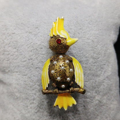Vintage Weiss Yellow Enamel Bird Brooch – RARE Figural Woodpecker – 1940s/50s
