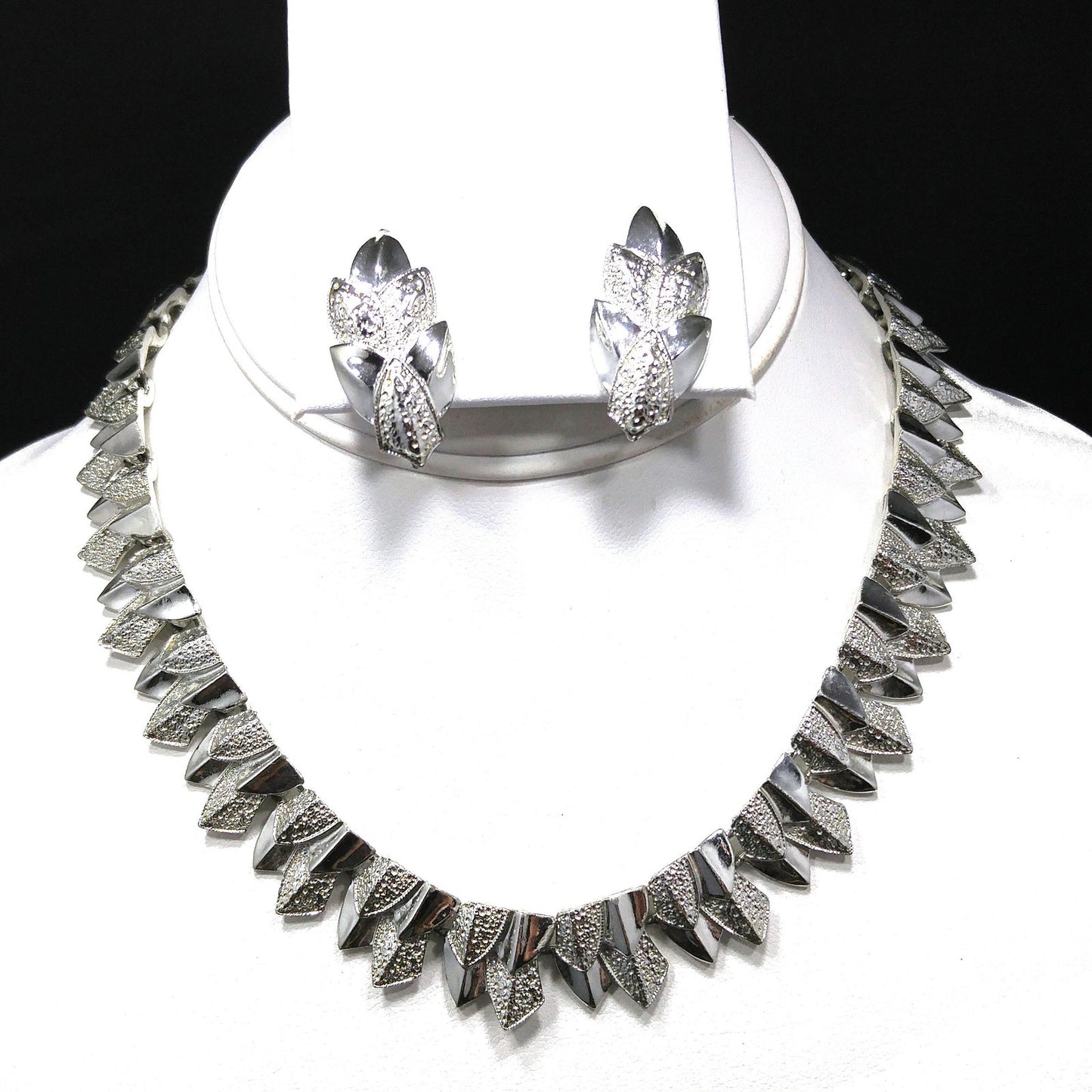 Coro Textured Smooth Leaf Necklace & Earrings, Rhodium Plated, 1950s Vintage Jewelry