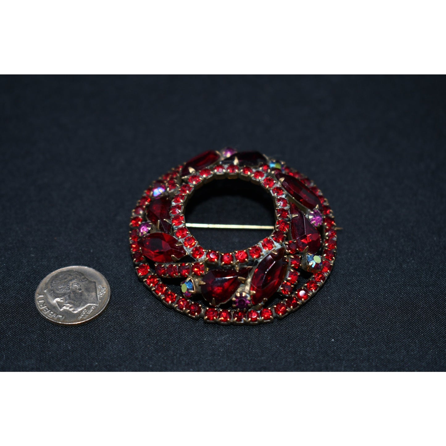 Weiss 1950s Red Rhinestone Wreath Brooch – Domed Gold Tone Holiday Statement