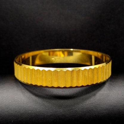 Crown Trifari Gold Plated Bangle Bracelet, Size M, 1960s Vintage Jewelry