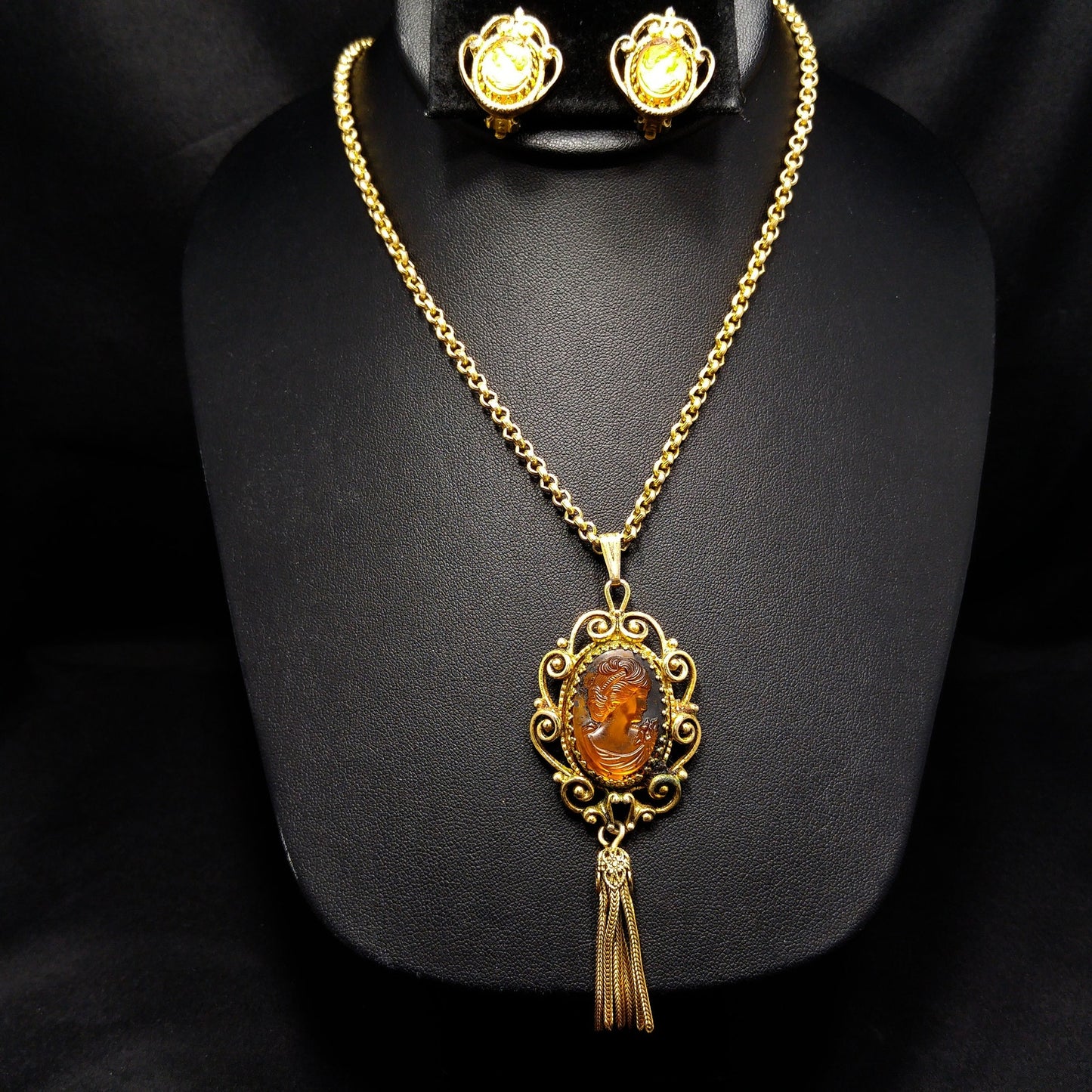 Whiting & Davis Topaz Cameo Necklace & Clip Earrings Set w/ Tassel 1976 Book Piece