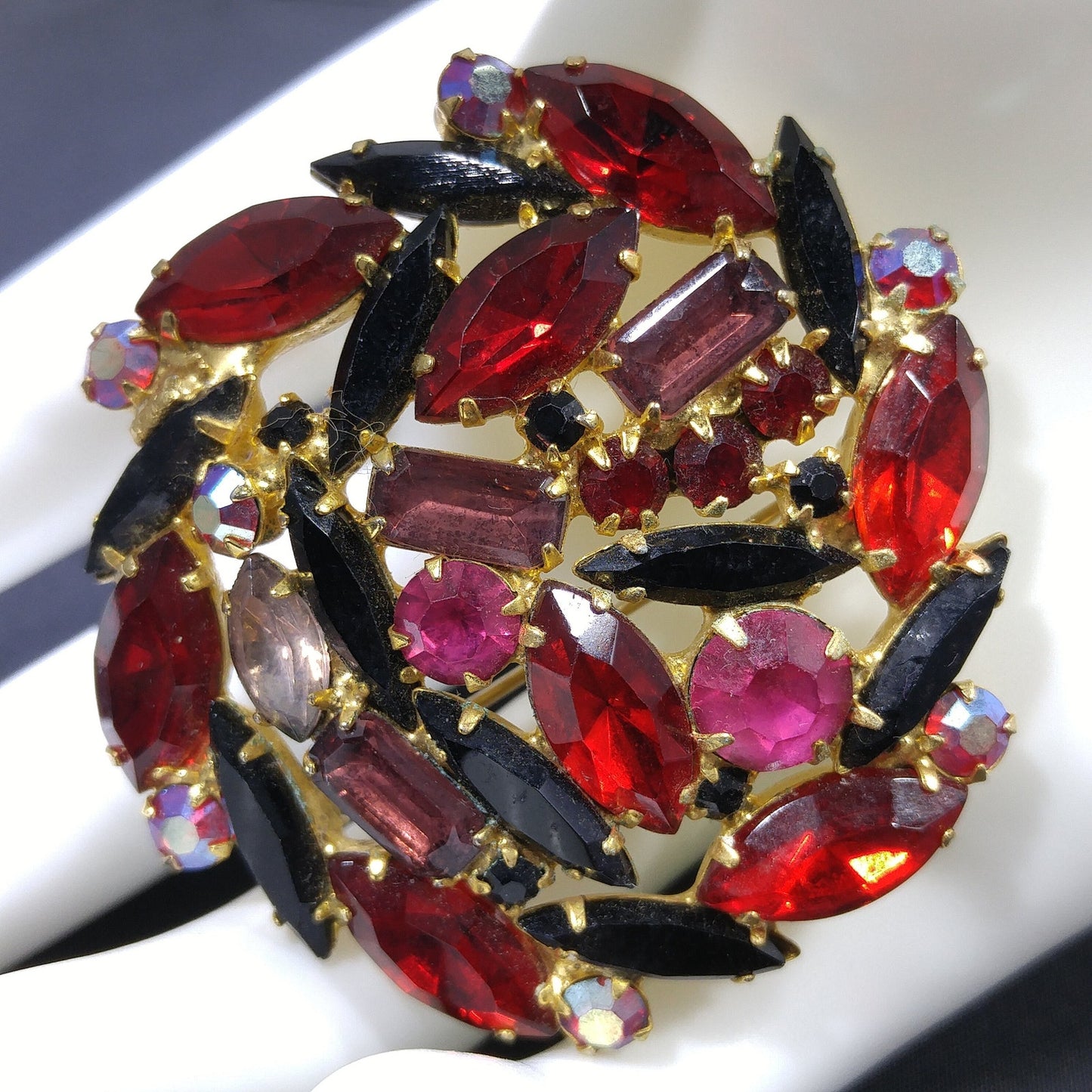 Red & Purple Juliana Style Brooch, Gold Plated, 1960s Vintage Jewelry