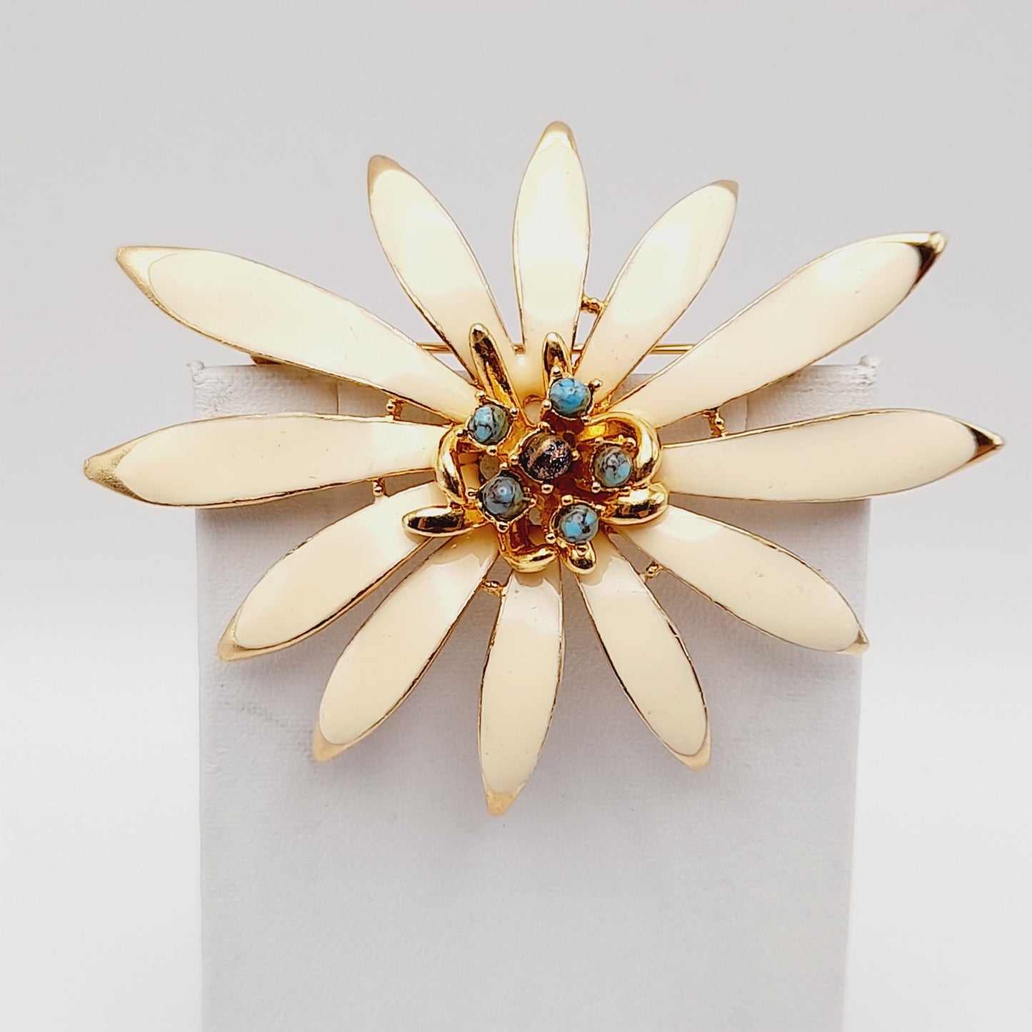 Vintage Large Cream Enamel Gold Plated Daisy Flower Brooch