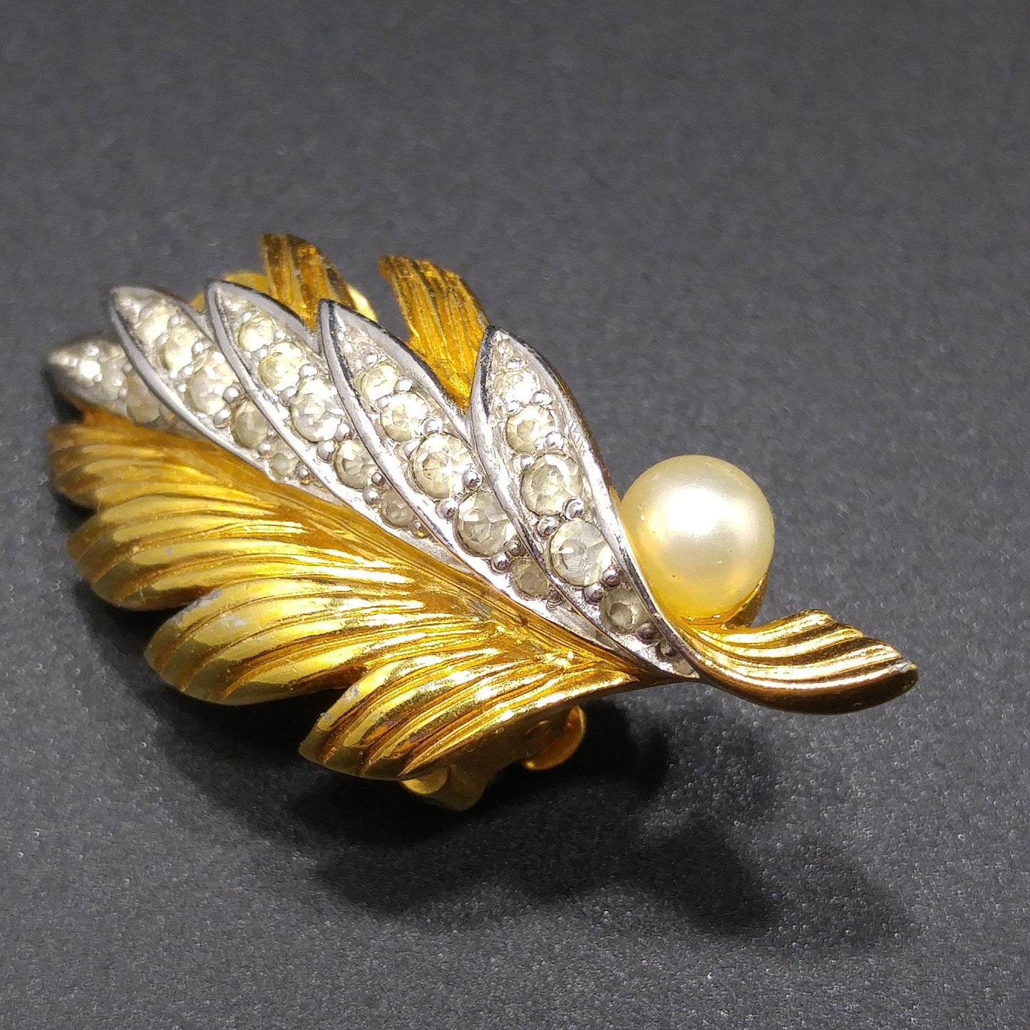 Jomaz Leaf Brooch Earrings Set 1940s 50s Gold Pave Rhinestones Pearl Vintage
