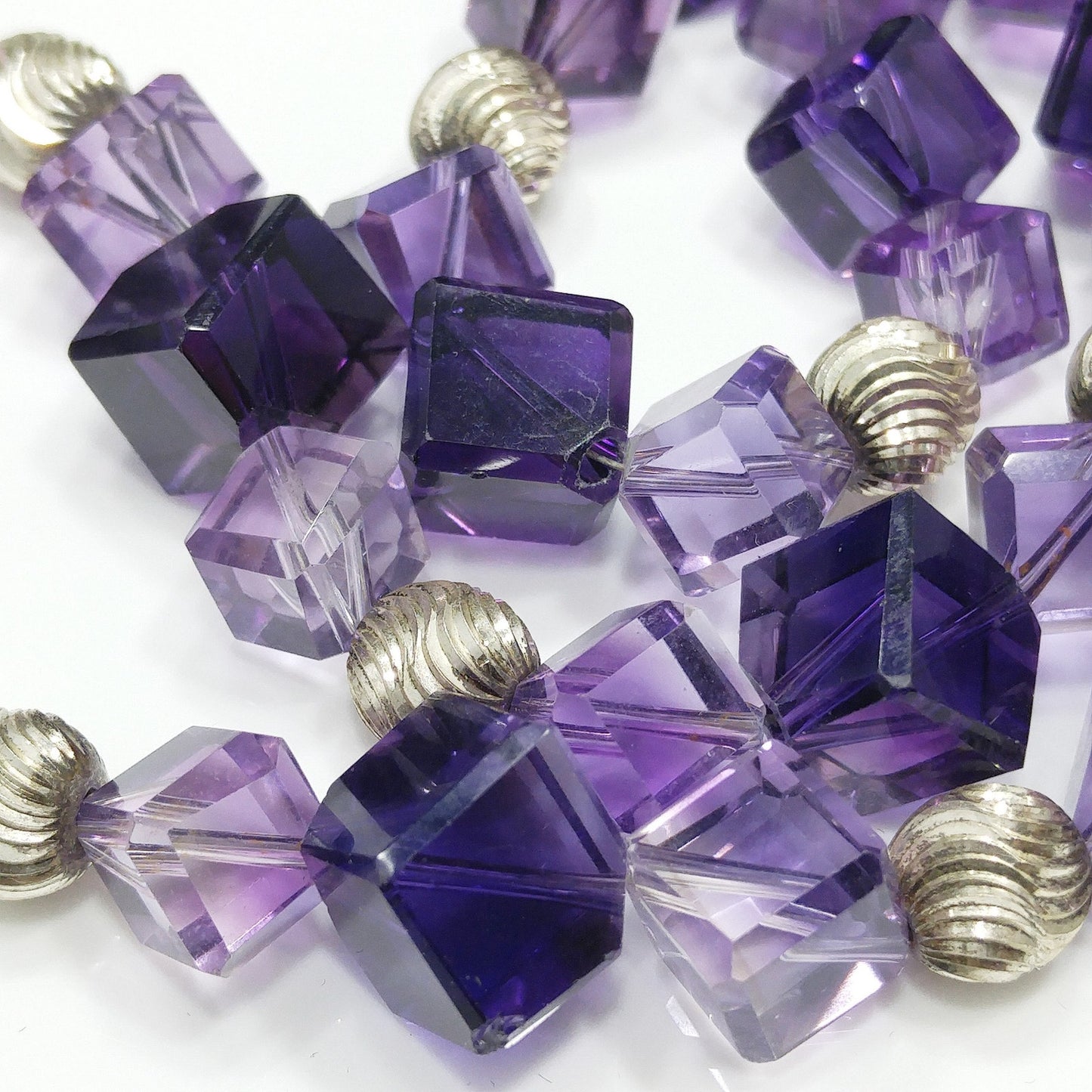 Vintage Amethyst Cube Bead Necklace – Light & Dark Purple Gemstones – 1990s
