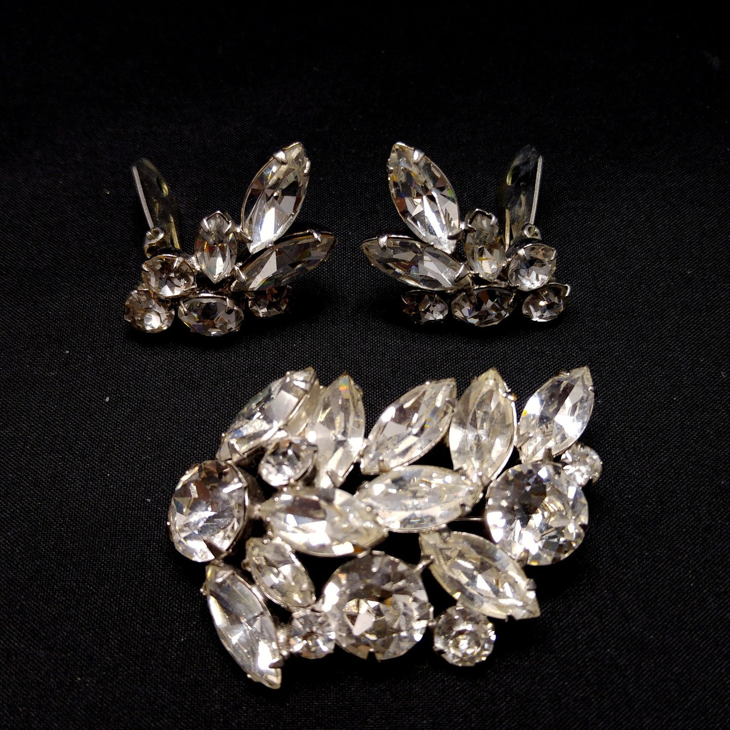 Regency Clear Rhinestone Brooch & Earrings, Rhodium Plated, 1950s Vintage Jewelry