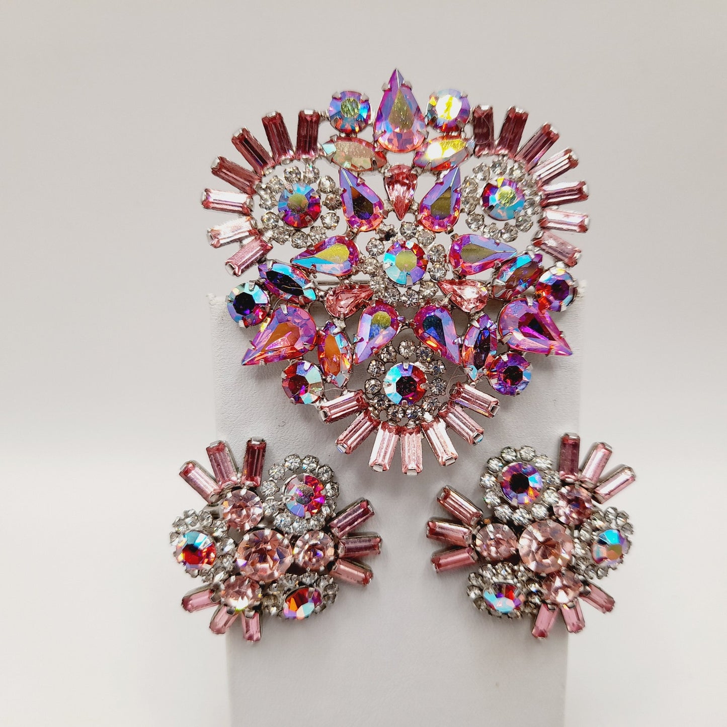 Dazzle in Vintage Glamour – Pink Rhinestone WEISS Brooch & Earrings Set