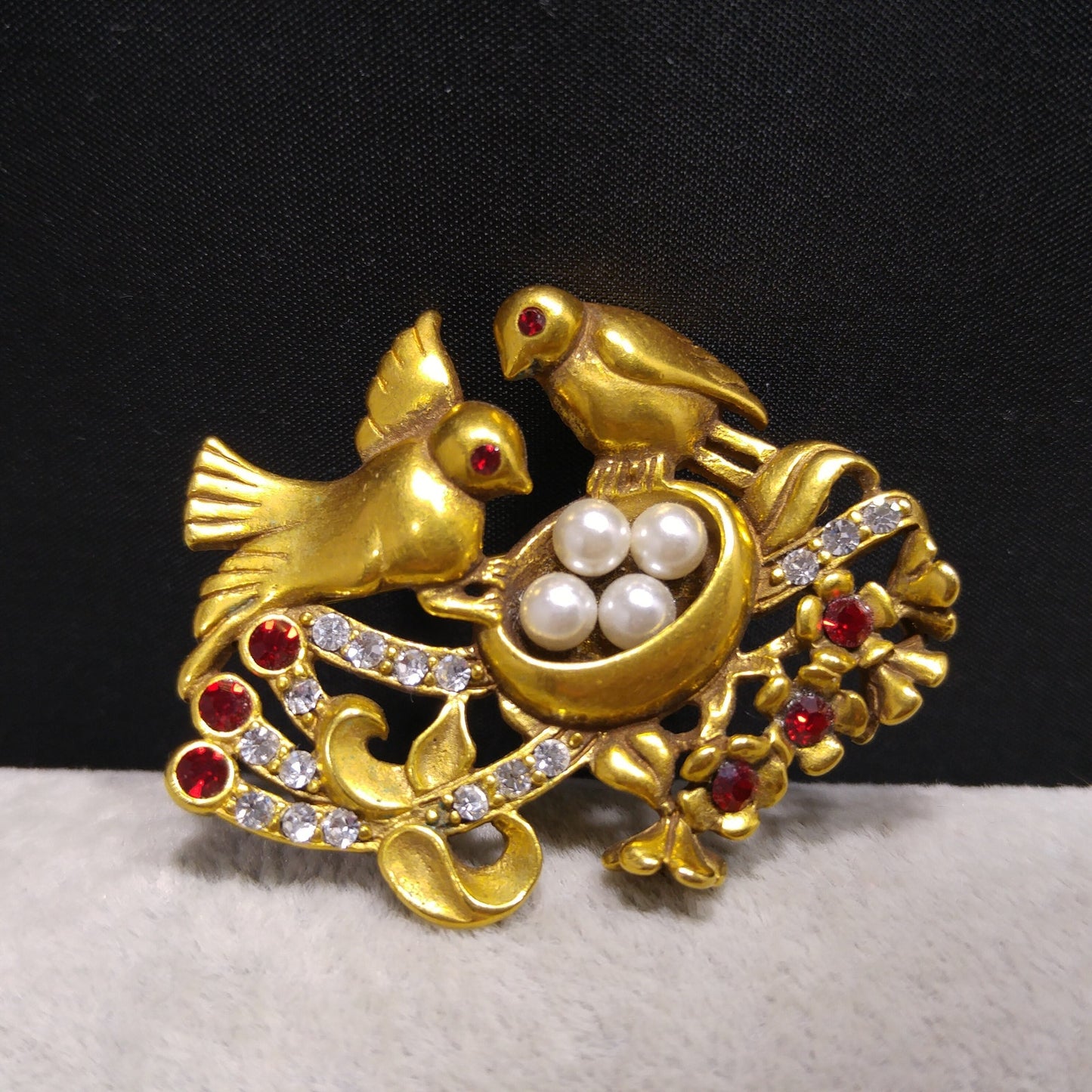 Museum of Fine Arts Birds Nest Brooch, Faux Pearls, 1990s Vintage Jewelry