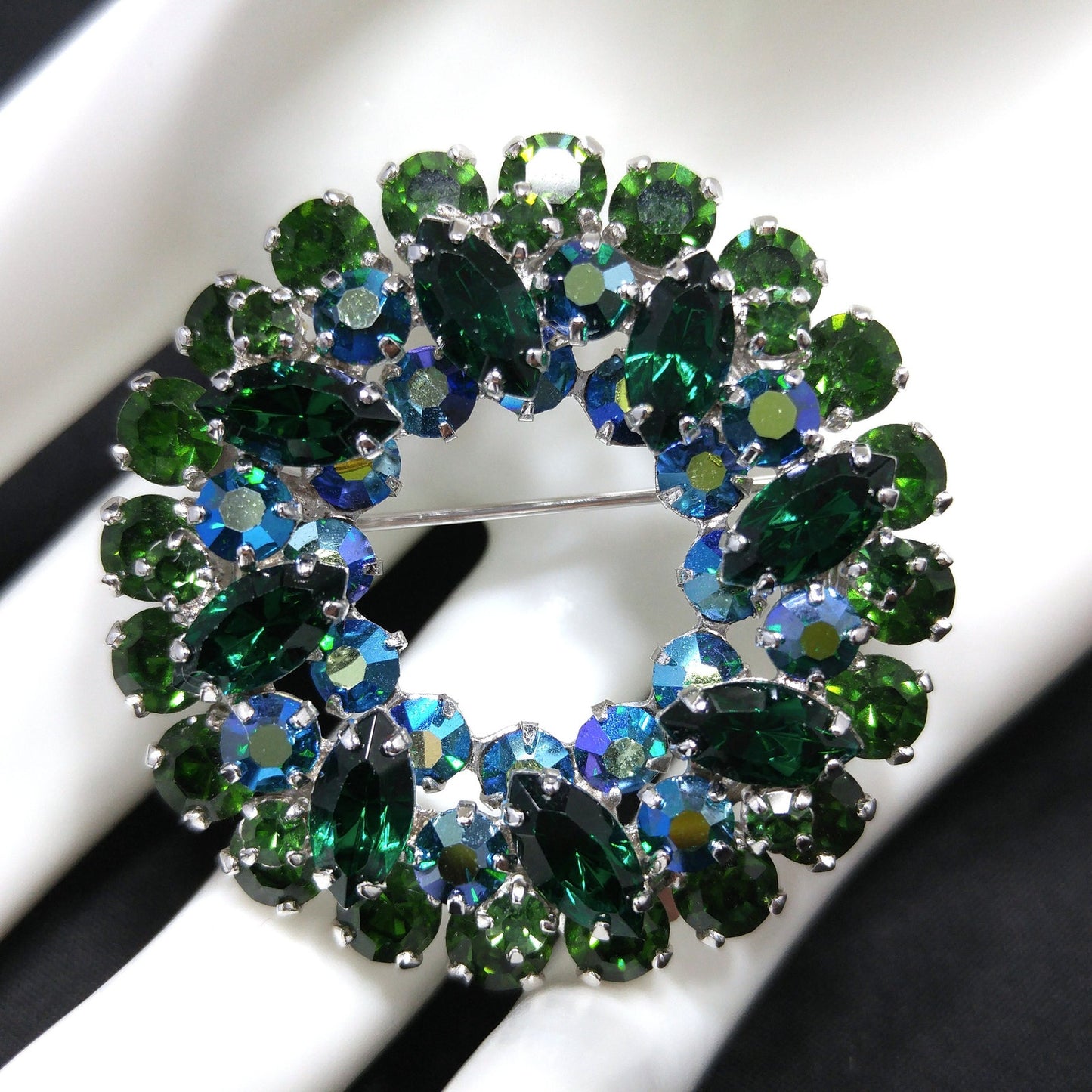 Sherman 1960s Emerald & Peacock Green Rhinestone Wreath Brooch | Aurora Borealis | Rhodium Plated Vintage Jewelry