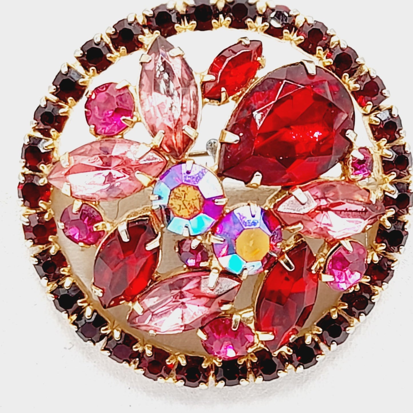 WEISS Red & Pink Rhinestone Round Vintage Brooch – Gold Plated 1960s