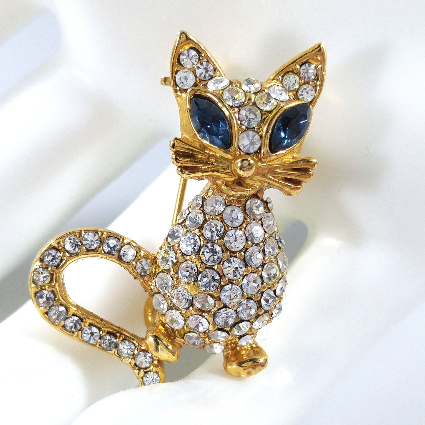 Rhinestone Cat Blue Eyes Brooch, Gold Plated, 1960s Vintage Jewelry
