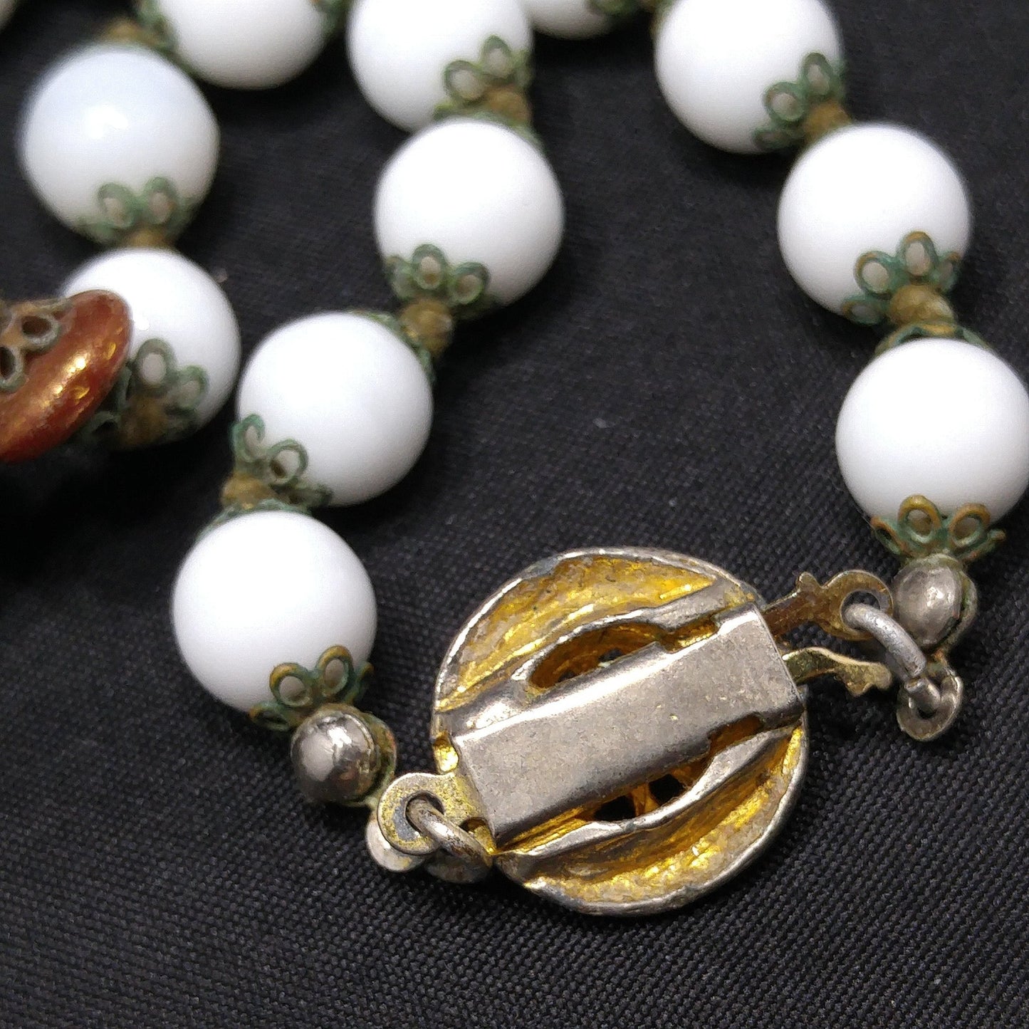 White Floral Lampwork Beaded Necklace, Hand Blown Glass, 1960s Vintage Jewelry